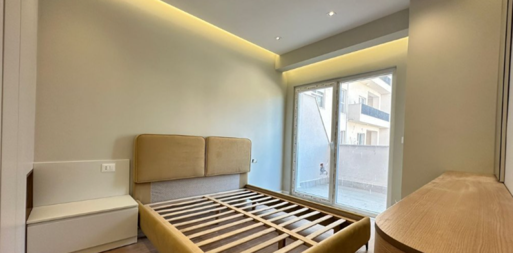 SHITET APARTAMENT 1+1 ME VERANDE NE REZIDENCEN AURA-LAPRAKE!