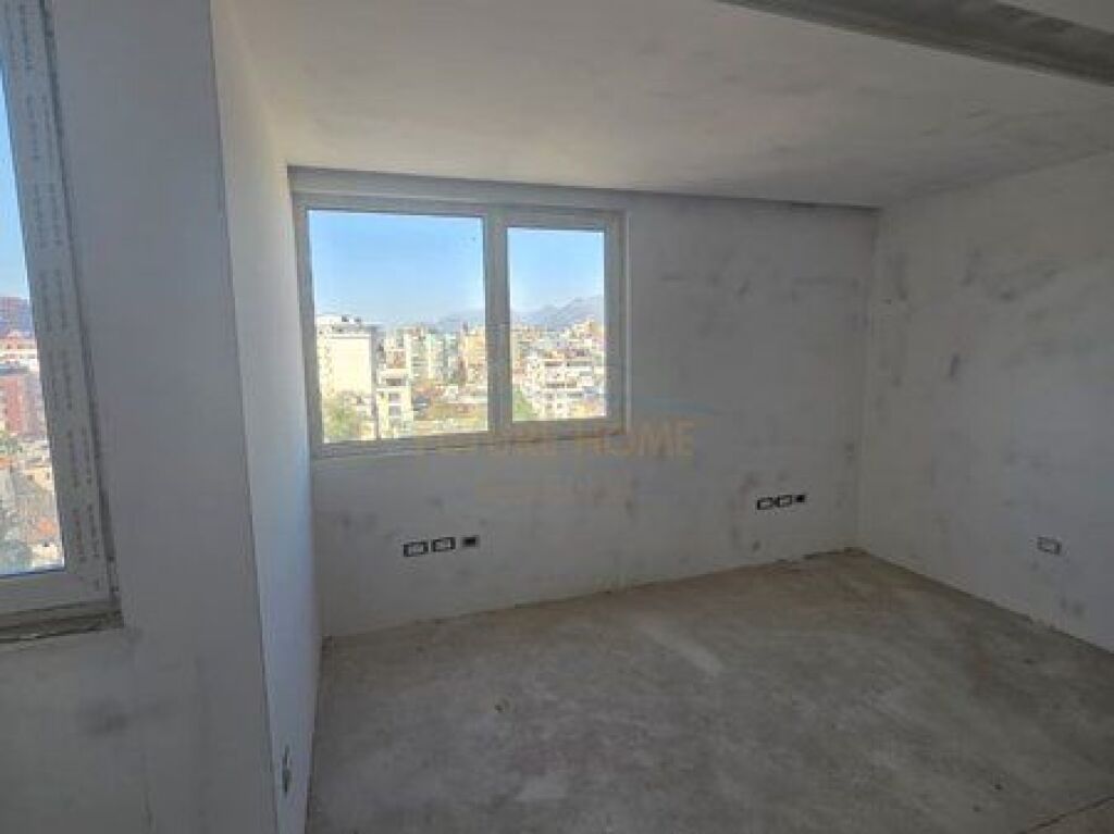 For sale, Apartment 3+1, Former Exhibition, Tirana