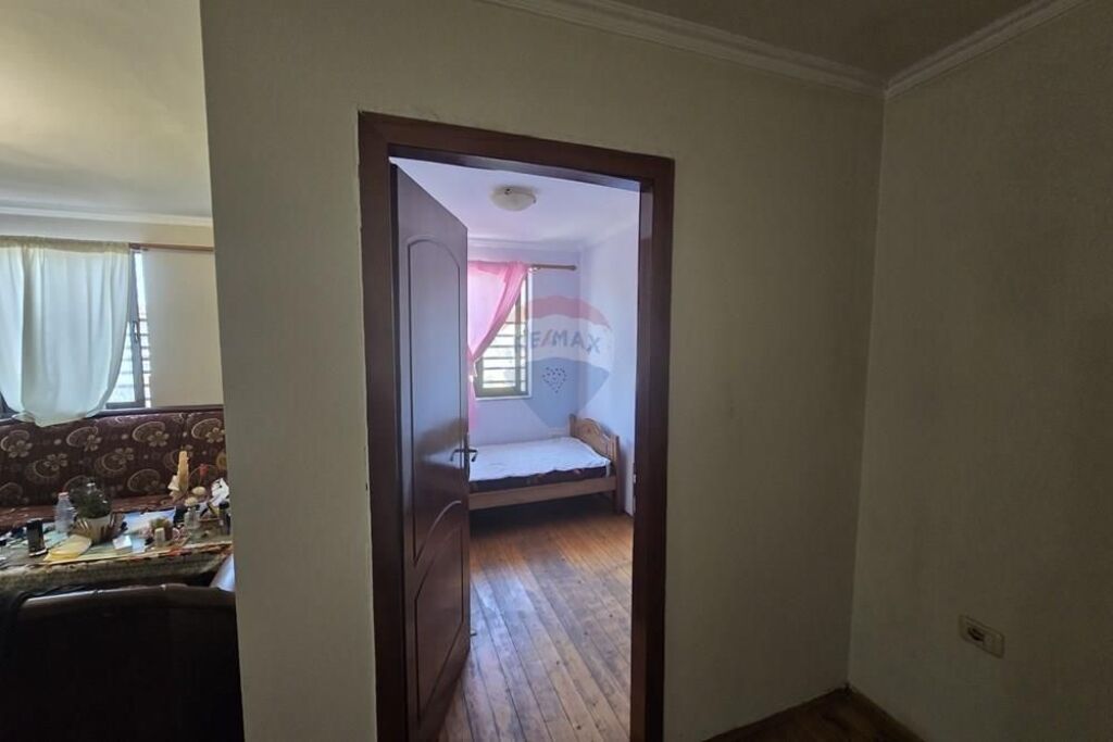 Apartament - Për Shitje - Bulevardi Zogu I, Tiranë(ID: 530411012-242)