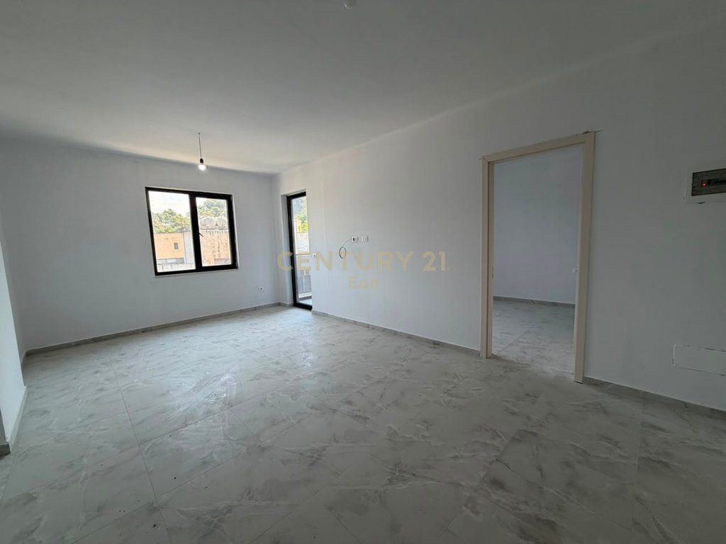SHITET APARTAMENT 1+1 MALI I ROBIT !