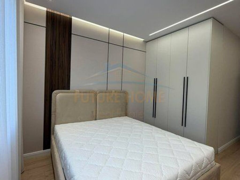Shitet, Apartament 2+1+2, Unaza Re
