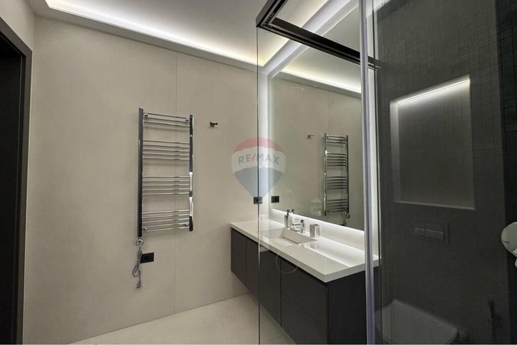 LUXURY APARTMENT FOR RENT ---DELIJORGJI COMPLEX !