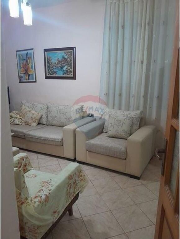 Shitet Apartament 3+1+2 Mine Peza
