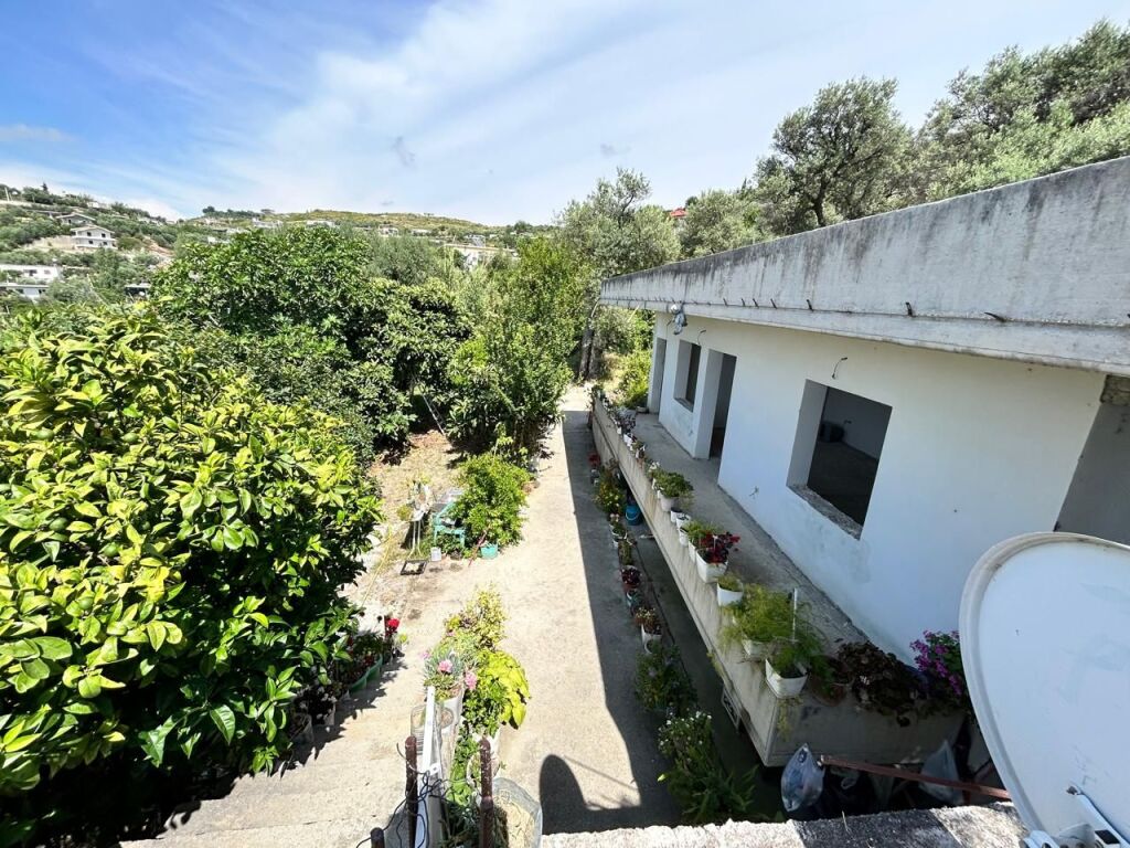 Dy Shtëpi Private për Shitje në Lagjen 4 Heronjtë, Vlorë
