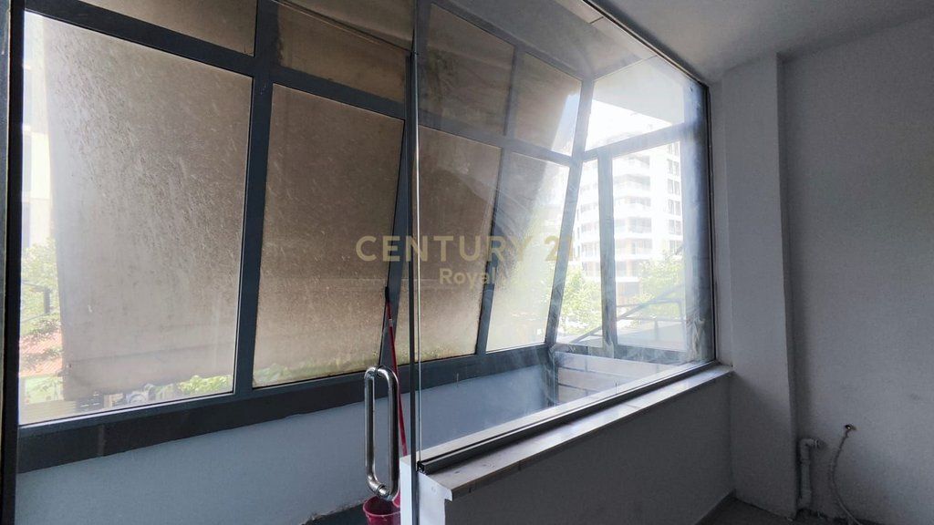 Unit for rent at the Halili complex!