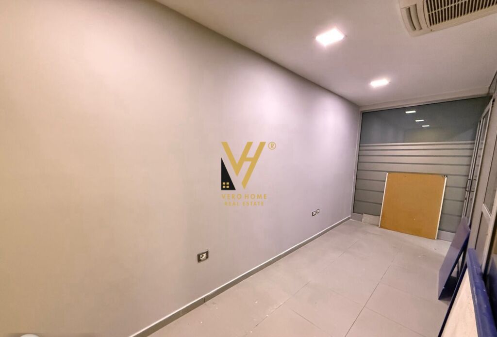 LOCALE COMMERCIALE IN VENDITA 253 M2 IN VIA KAVAJA 590.000 EURO
