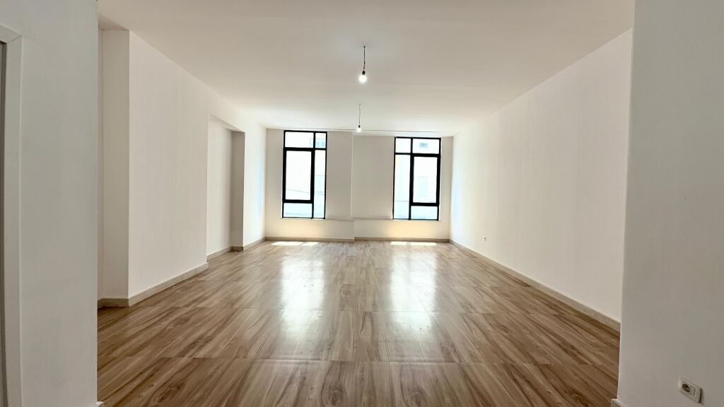 OFFICE FOR RENT DONIKA CENTER
