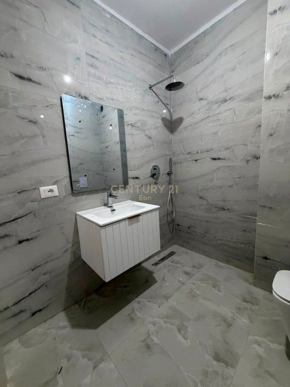 SHITET APARTAMENT 1+1 MALI I ROBIT !