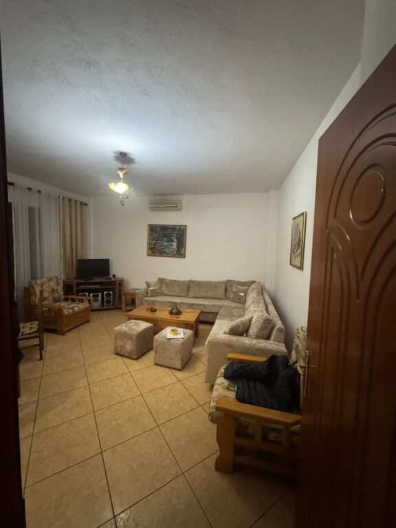 Rent | Apartament 2 + 1 | Komuna e Parisit | 500 €/month