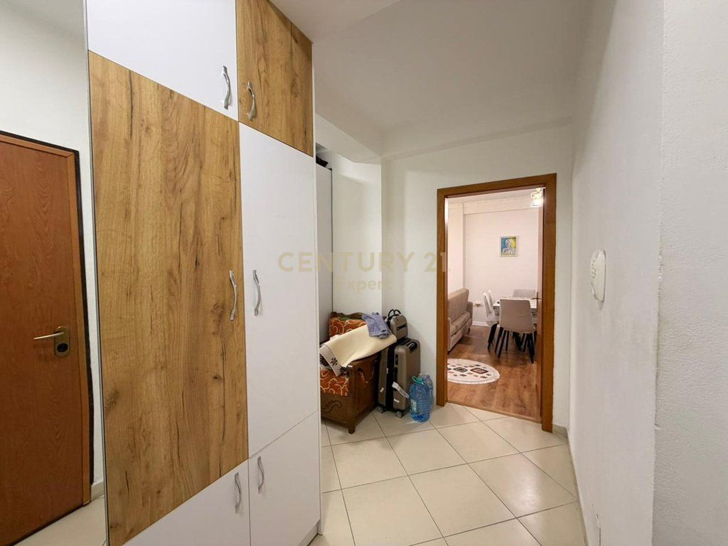 Appartamento 1+1 con posto auto in vendita ad Astir, Tirana!