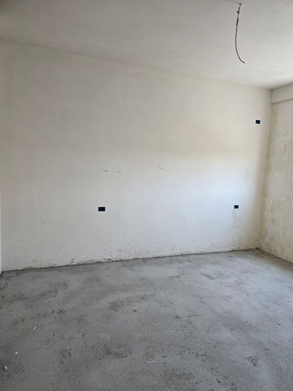 SHITET APARTAMENT  NË PASKUQAN,TIRANË