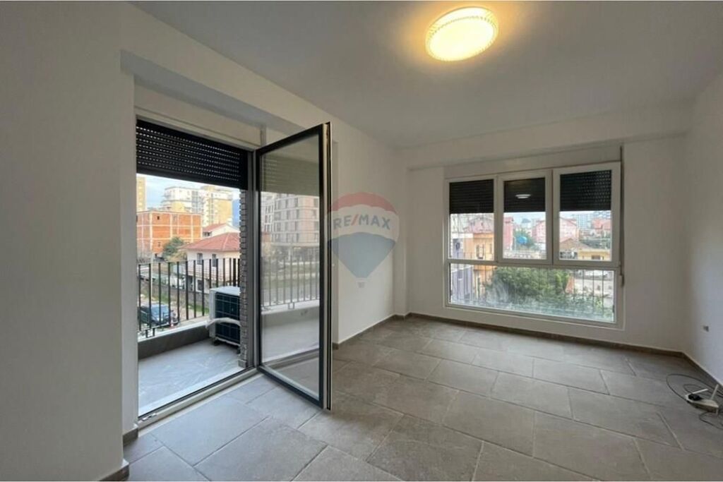 UFFICIO IN AFFITTO – GRAND PARK RESIDENZA, TIRANA
