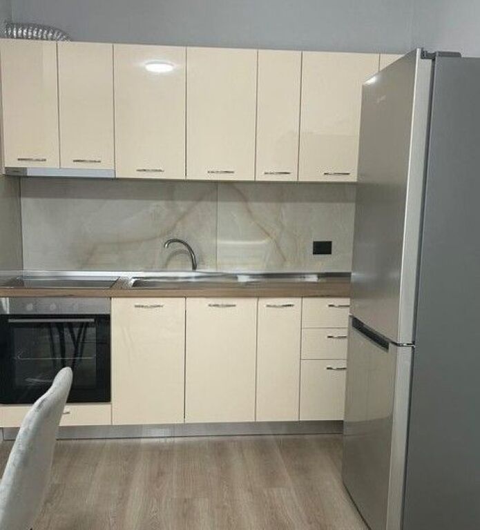RRETHRROTULLIMI I SHKOZES, APARTAMENT 2+1 PER QIRA