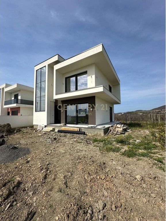 EXCLUSIVE! INDIVIDUAL VILLA WITH POOL FOR SALE IN LALZ BAY! 340,000€