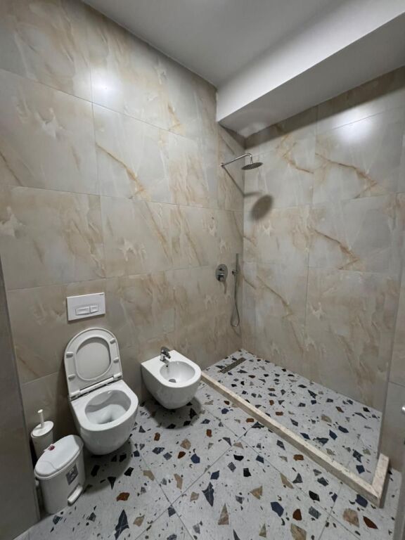 Affittasi appartamento 1+1+Posto Auto, residenza Kadiu!
