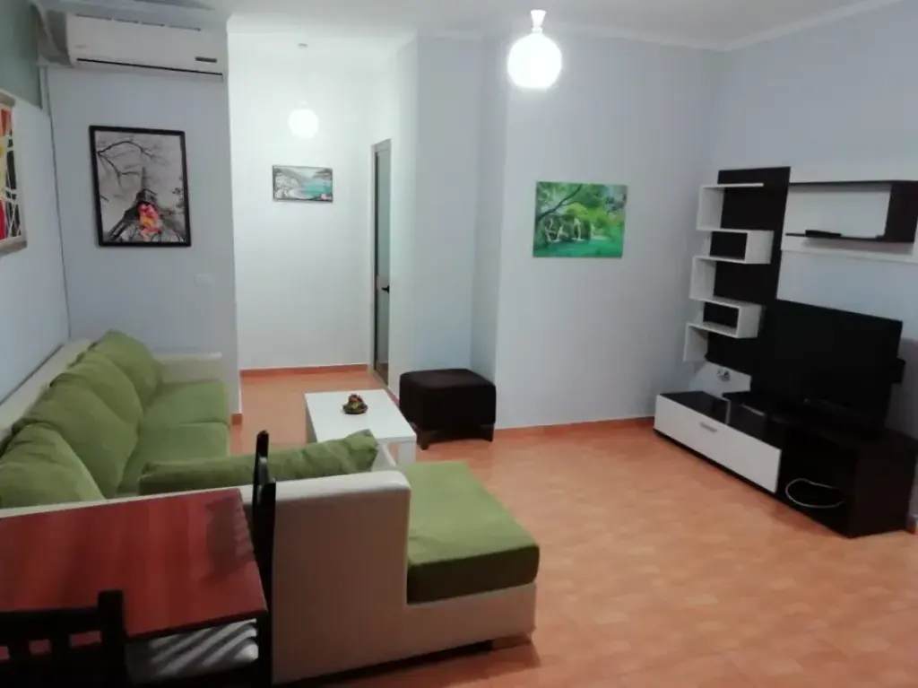 Qera | Vilë 1 + 1 | Qyteti Studenti| 350 €/muaj