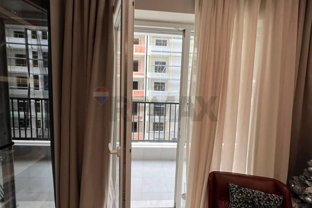 2+1+2 for rent, Univers City