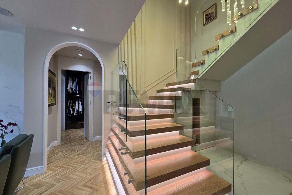Duplex for sale near Qemal Stafa Stadium