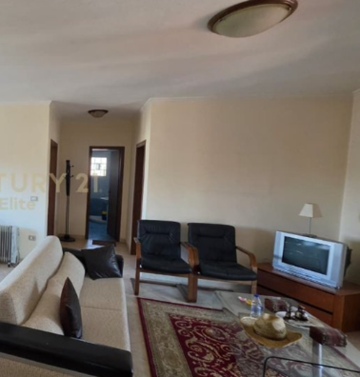 Xhamllik, Jepet me qira apartament 2+1