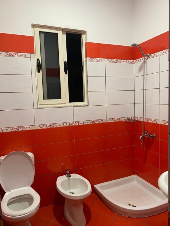 Jepet Me Qera Apartament 1+1+1 Ballkon