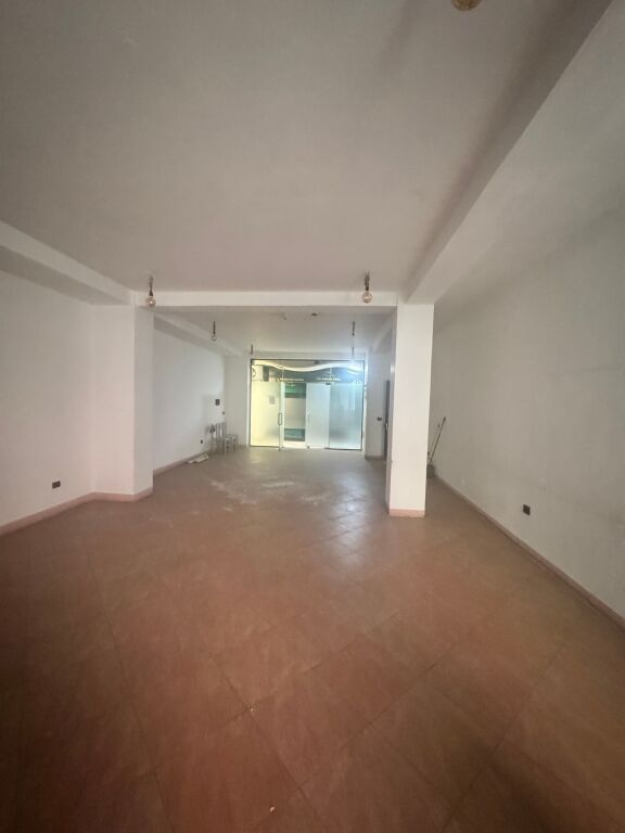Business premises (office) 80 m2 for sale near the Tirana Court