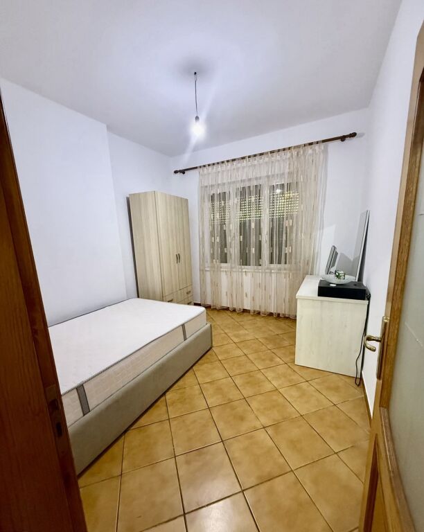Apartment 2+1 for rent at Kryqëzimi i Brrylit 500 thousand old lek