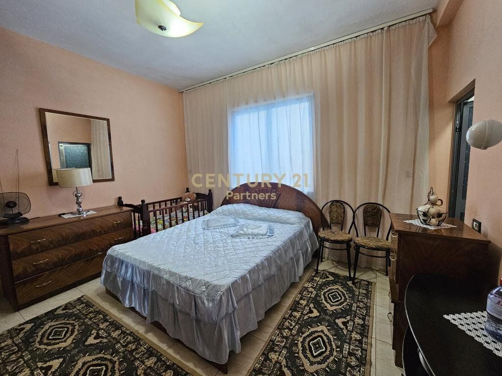 Private 2-story villa for sale on Jordan Misja street 350,000 €