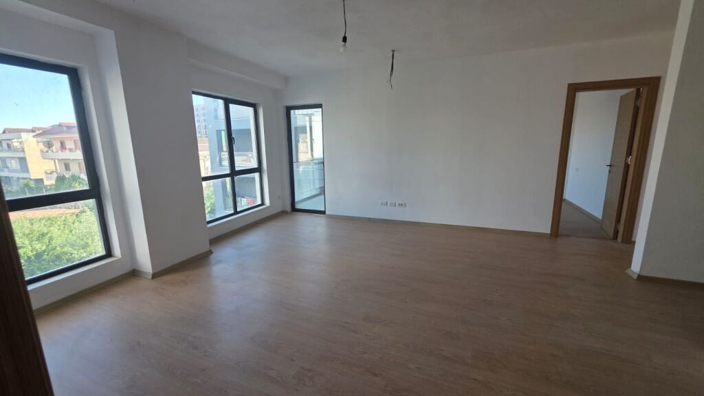 Affitto | Apartament 3 + 1 | Zgara 5 Maj | 500 €/mese