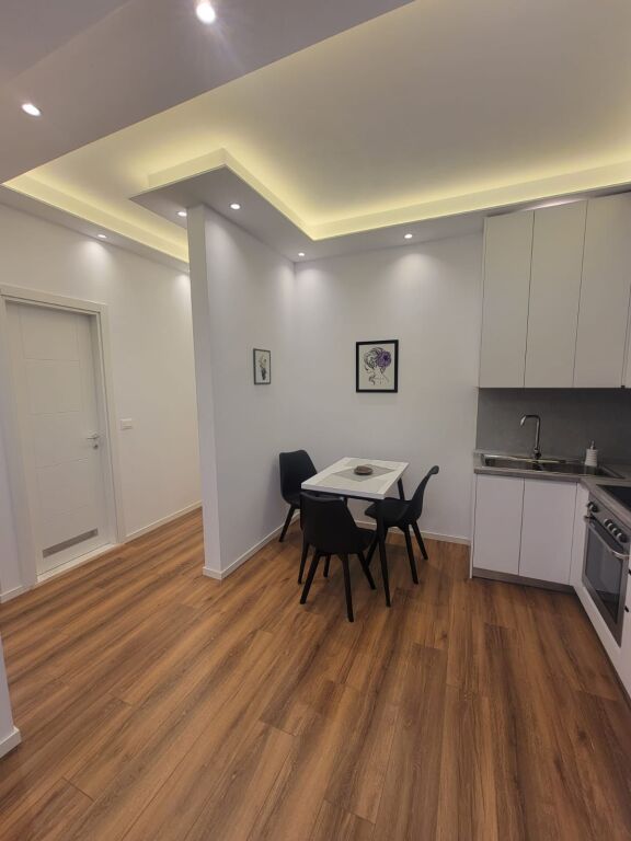 Rent | Shtëpi private 1 + 1 | Rruga e Durrësit | 550 €/month