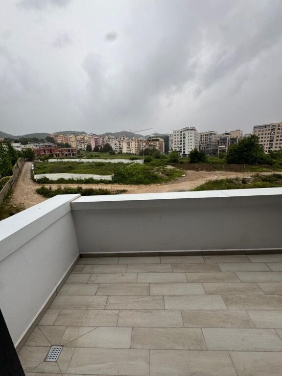 In affitto 1+1+ balcone al Lago Secco per 750 €/mese