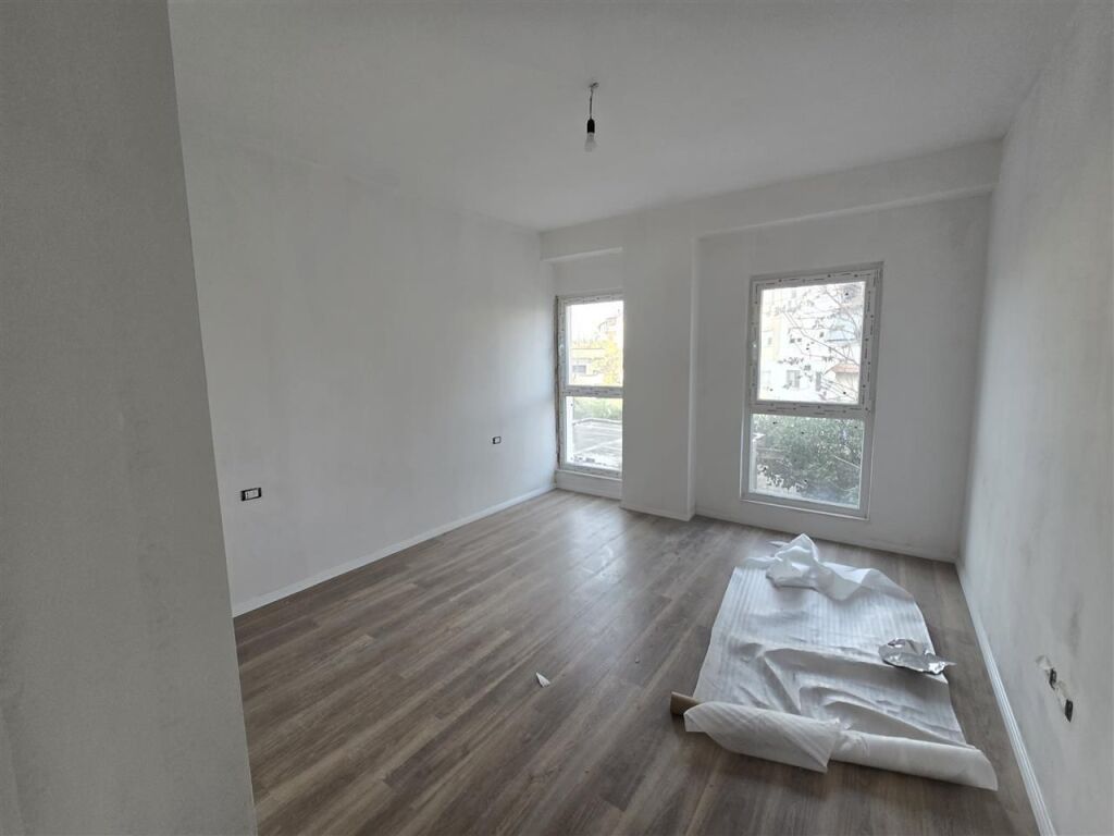 Apartament Ne Shitje 1+1 tek Dritan Hoxha (ID B110461) Tirane