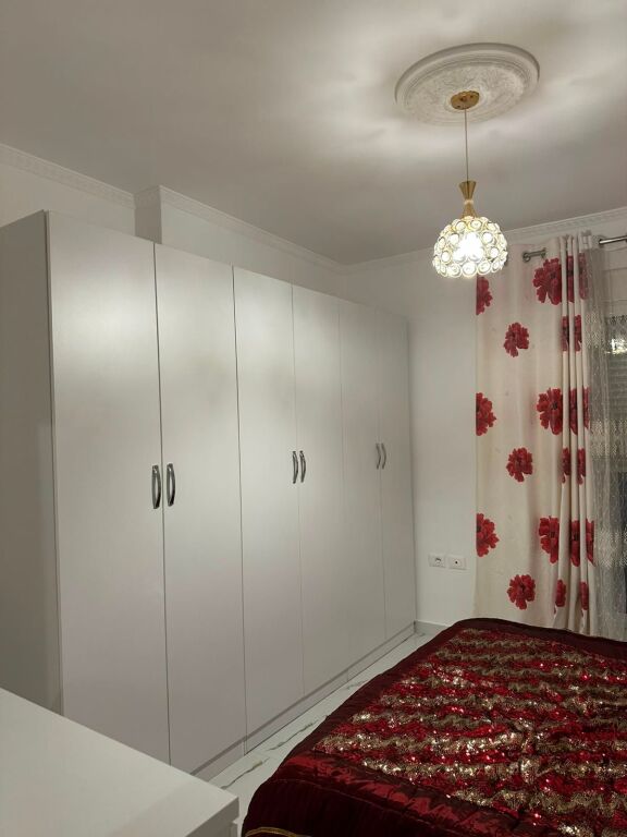Jepet me qira 1+1 Vila L Astir 450 mije leke