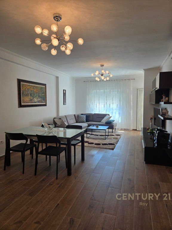 SHITET APARTAMENT 2+1+GARAZHD KET ISH-URT'ja !!!