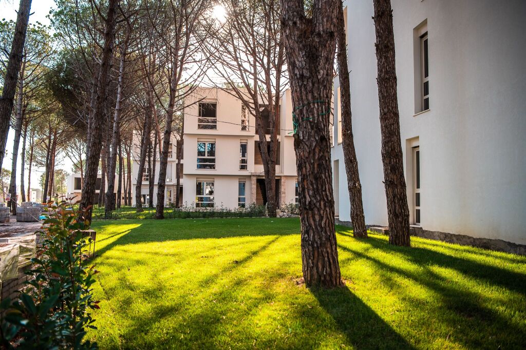Shitet Apartament 2+1 + Oborr në San Pietro Resort – Gjiri i Lalzit!   290,000 €