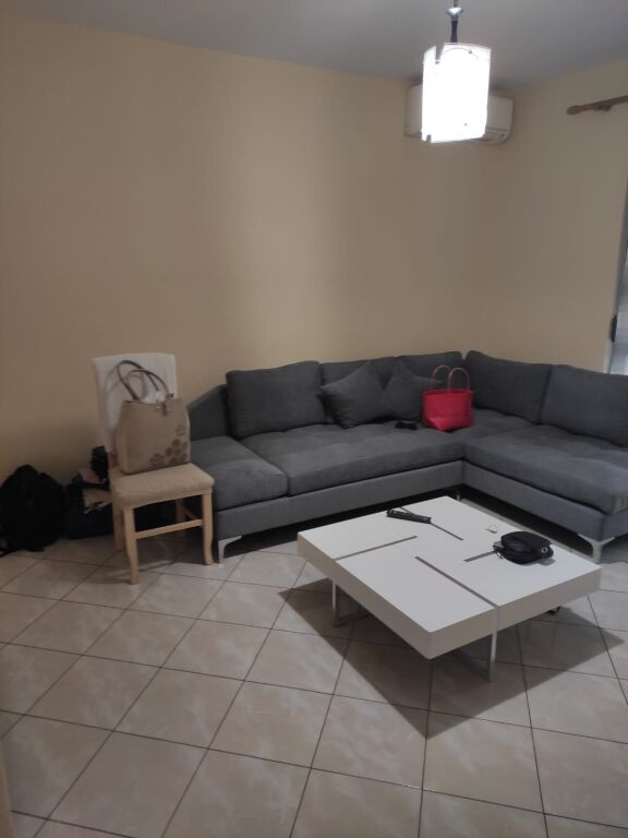 Jepet me qera apartament  1+1 Prane Shkolles  Jeromin De Rada