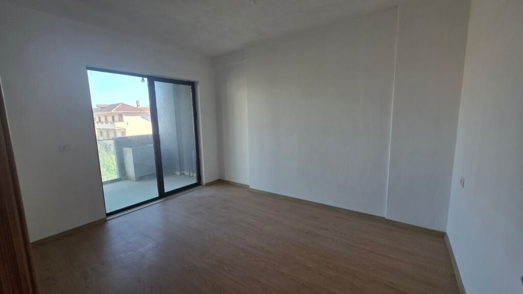 Affitto | Apartament 3 + 1 | Zgara 5 Maj | 500 €/mese