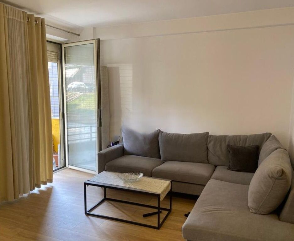 Shitet Apartament 1+ 1 në Shkozë!