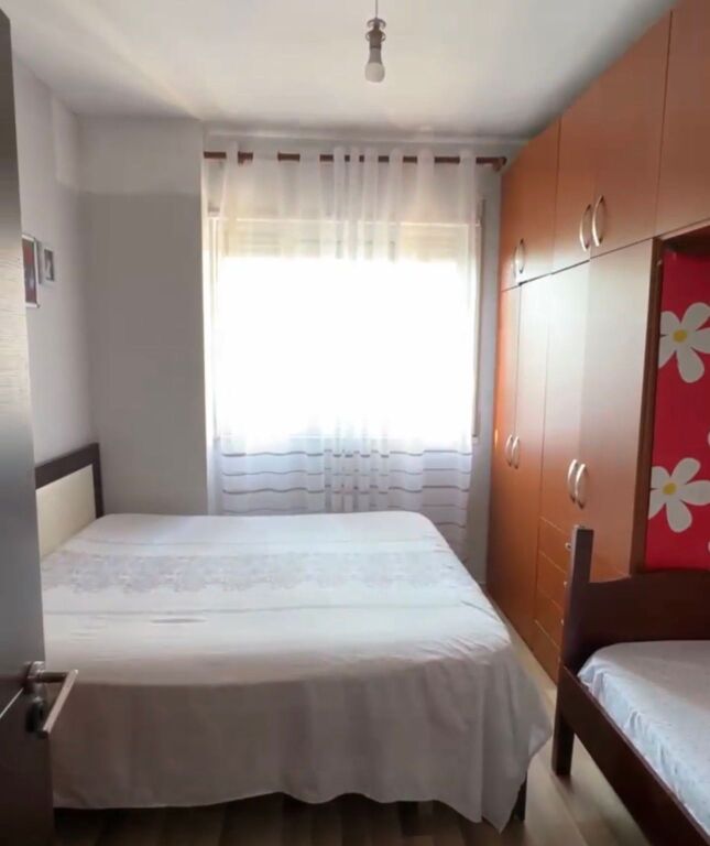 Apartment 1+1 for sale in Kamez!