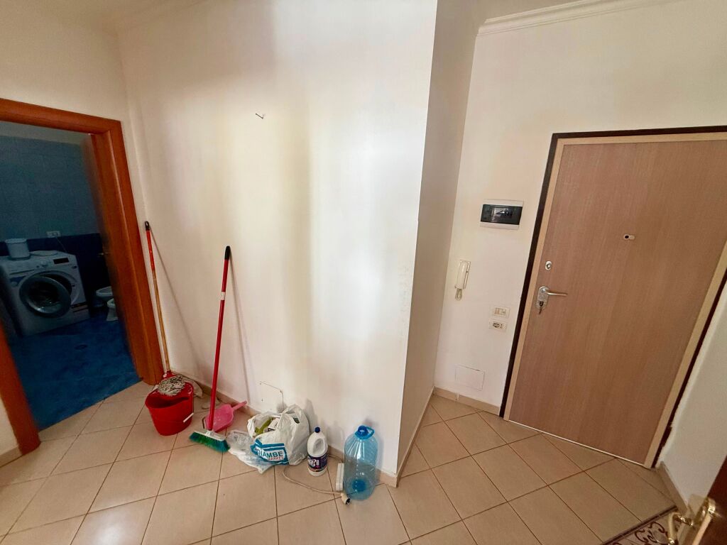 📣 AFFITTO Appartamento 2+1 con Balcone 📍 Via Teleferik, Vicino al Market Aldi ✨  💶 Prezzo 40.000 Leke/Mese