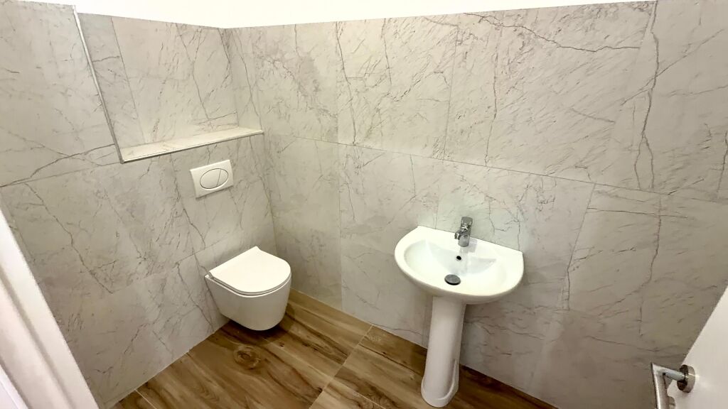 OFFICE FOR RENT DONIKA CENTER