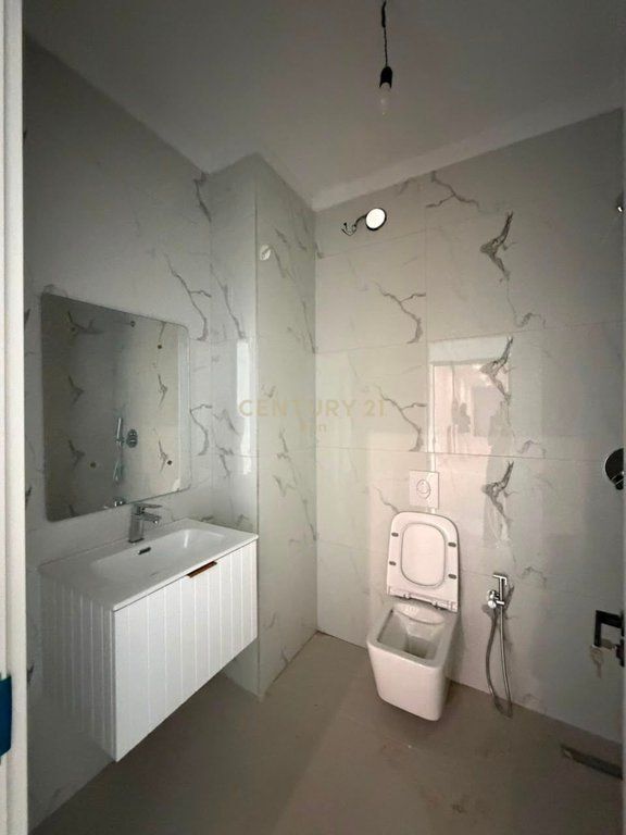 13 APPARTAMENTI 1+1 IN AFFITTO IN UNA RESIDENZA CON PISCINA, PER INVESTIMENTO A MALIN E ROBIT !! 3.450 € /Mese