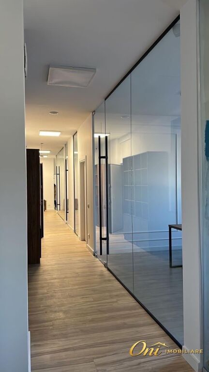 ROOM FOR RENT 213M2 ASTIR