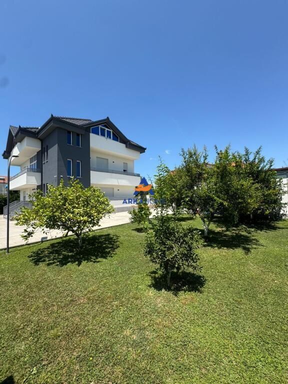 JEPET VILE ME QERA 220M2 "LAKNAS" 1500 EURO
