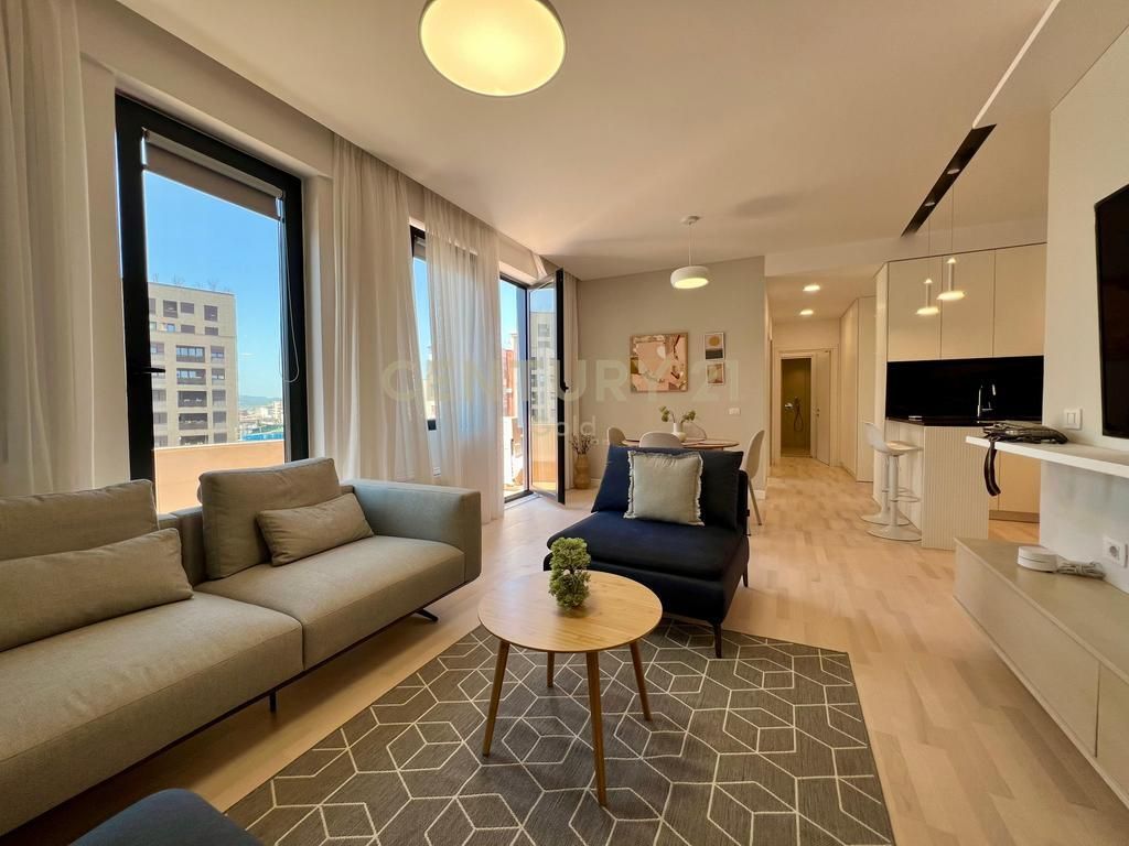 JAPIM ME QIRA APARTAMENT 2+1+2 + POST PARKIMI TEK RR.BARRIKADAVE!!