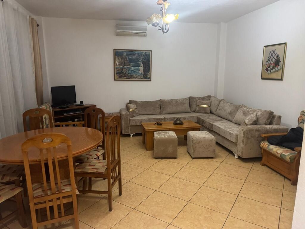 Rent | Apartament 2 + 1 | Komuna e Parisit | 500 €/month