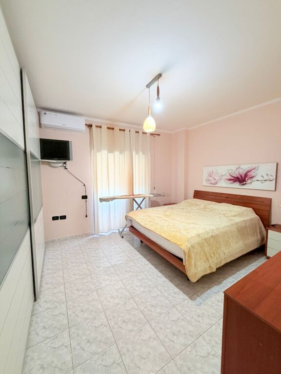 JEPET ME QERA APARTAMENT 2+1+2 PRANE FLAGSHIP CENTER