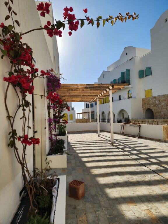 SUPER APARTAMENT 1+1 PER SHITJE --SANTORINI--DRIMADHE