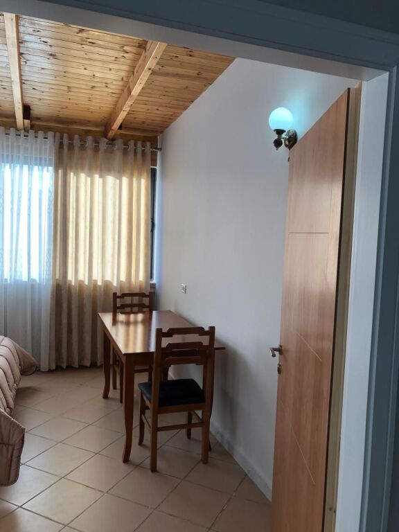 GARSIONERE 25000 LEKE.KAFJA E RREMES