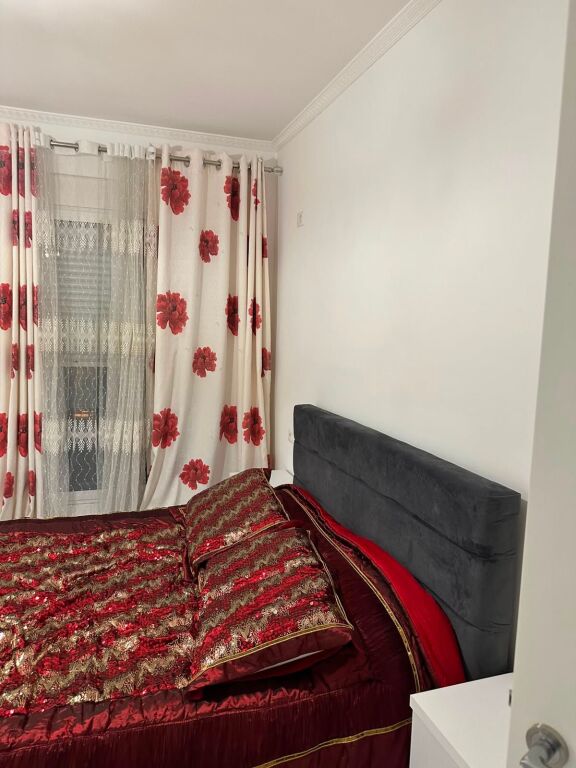 Jepet me qira 1+1 Vila L Astir 450 mije leke