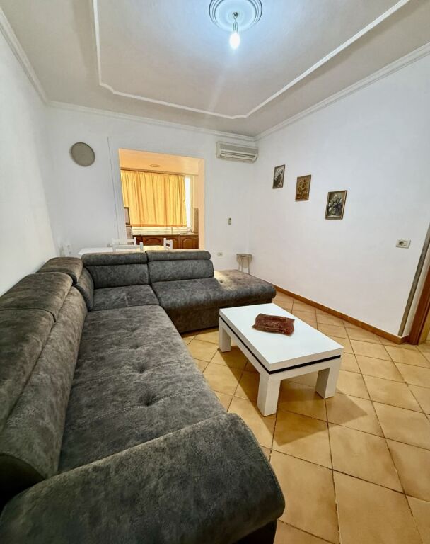 Apartment 2+1 for rent at Kryqëzimi i Brrylit 500 thousand old lek